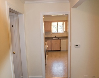 460 Highcrest Drive - Photo Thumbnail 7