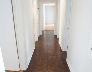 460 Highcrest Drive - Photo Thumbnail 18