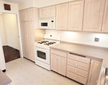 460 Highcrest Drive - Photo Thumbnail 12