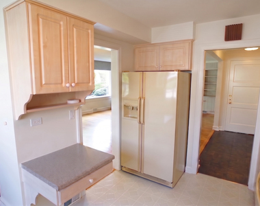 460 Highcrest Drive - Photo Thumbnail 10