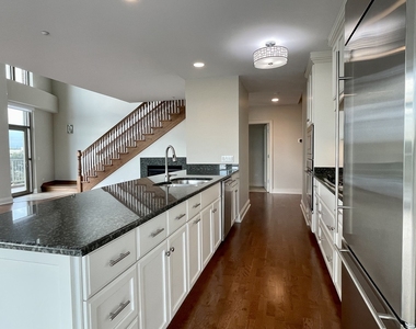 520 S Washington Street - Photo Thumbnail 7