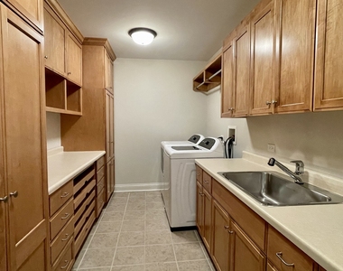 520 S Washington Street - Photo Thumbnail 24