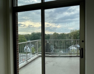 520 S Washington Street - Photo Thumbnail 28