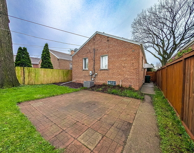 631 Balmoral Avenue - Photo Thumbnail 10