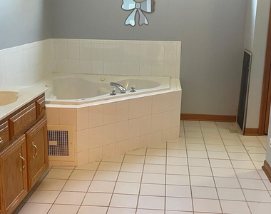 13356 Vicarage Drive - Photo Thumbnail 22