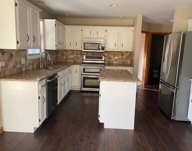 13356 Vicarage Drive - Photo Thumbnail 3