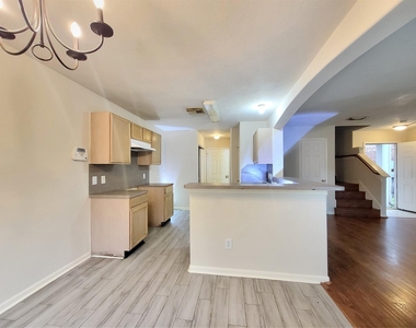 14034 Maximos Drive - Photo Thumbnail 8
