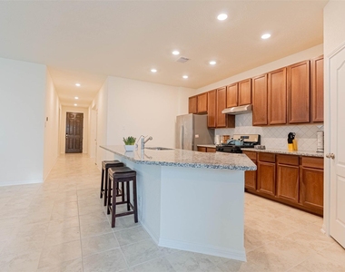2114 Damasi Ln - Photo Thumbnail 13
