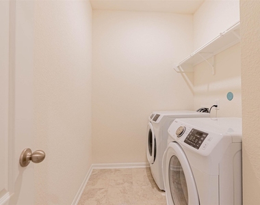 2114 Damasi Ln - Photo Thumbnail 31