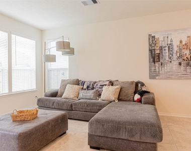 2114 Damasi Ln - Photo Thumbnail 7