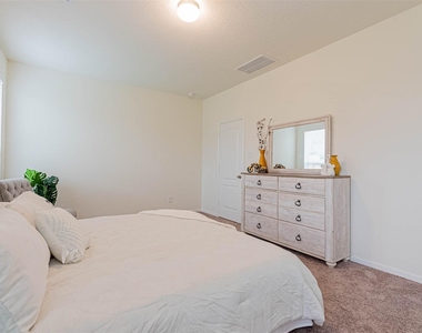 2114 Damasi Ln - Photo Thumbnail 21