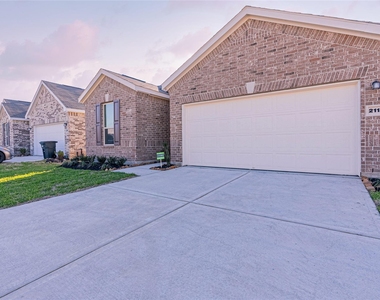 2114 Damasi Ln - Photo Thumbnail 2