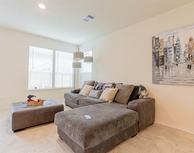 2114 Damasi Ln - Photo Thumbnail 19