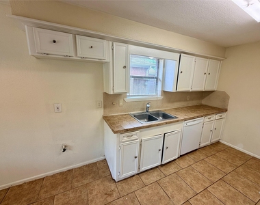 15811 Nutcracker Court - Photo Thumbnail 5