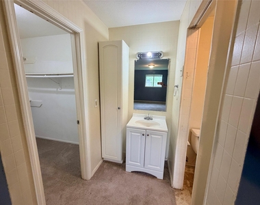 15811 Nutcracker Court - Photo Thumbnail 13