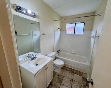 15811 Nutcracker Court - Photo Thumbnail 22