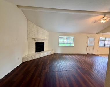 15811 Nutcracker Court - Photo Thumbnail 11