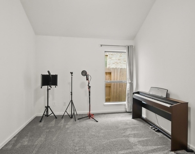 906 Sendero Trail - Photo Thumbnail 15