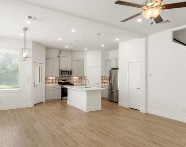 12762 Grayson County Drive - Photo Thumbnail 5