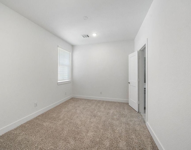 12762 Grayson County Drive - Photo Thumbnail 20