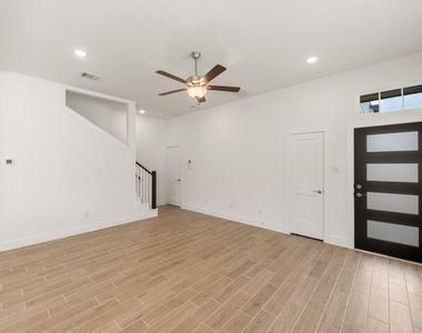 12762 Grayson County Drive - Photo Thumbnail 6