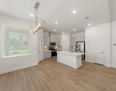 12762 Grayson County Drive - Photo Thumbnail 7