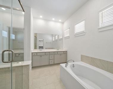 12762 Grayson County Drive - Photo Thumbnail 11