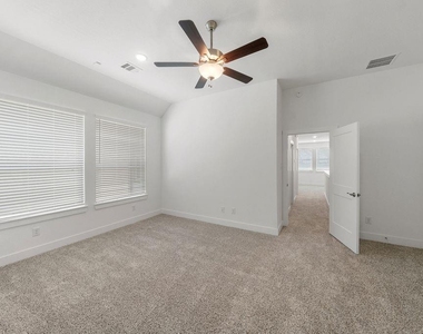 12762 Grayson County Drive - Photo Thumbnail 14