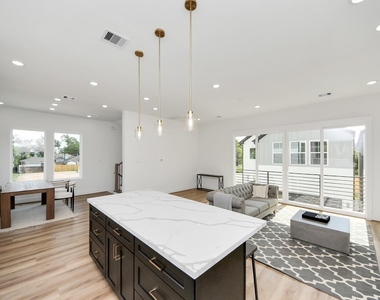 2424 Harrington Street - Photo Thumbnail 5