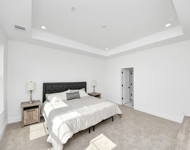 2424 Harrington Street - Photo Thumbnail 7