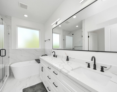 2424 Harrington Street - Photo Thumbnail 9