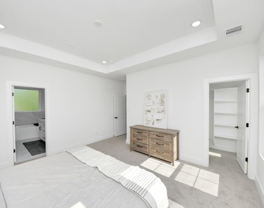 2424 Harrington Street - Photo Thumbnail 15
