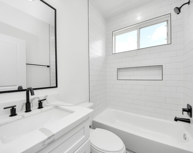 2424 Harrington Street - Photo Thumbnail 13