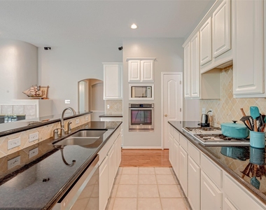 1107 Parkhaven Lane - Photo Thumbnail 5