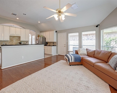 1107 Parkhaven Lane - Photo Thumbnail 7