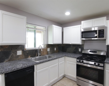 7941 Longridge Drive - Photo Thumbnail 5