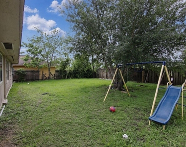 7941 Longridge Drive - Photo Thumbnail 17