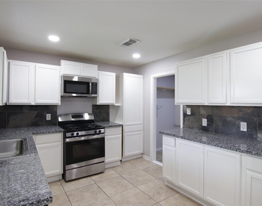 7941 Longridge Drive - Photo Thumbnail 6
