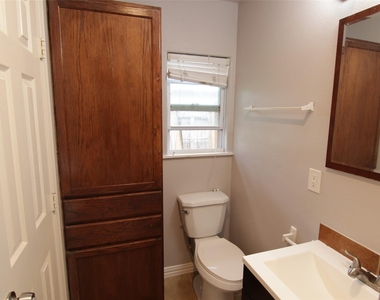7941 Longridge Drive - Photo Thumbnail 10