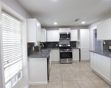 7941 Longridge Drive - Photo Thumbnail 4