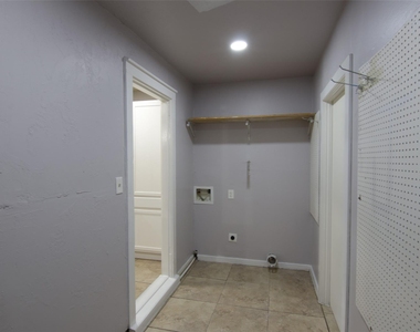 7941 Longridge Drive - Photo Thumbnail 16