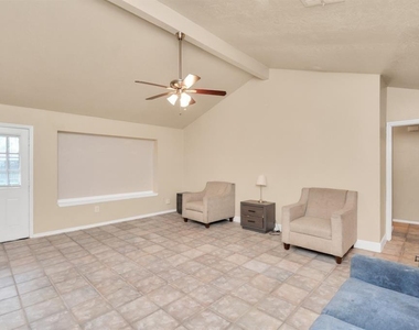 4803 Beechaven Street - Photo Thumbnail 4