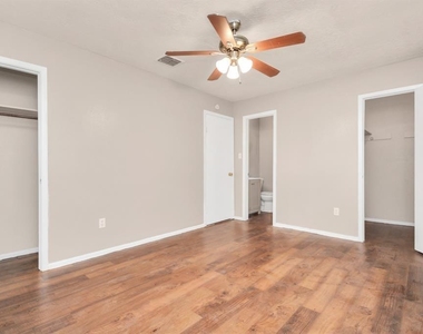 4803 Beechaven Street - Photo Thumbnail 15