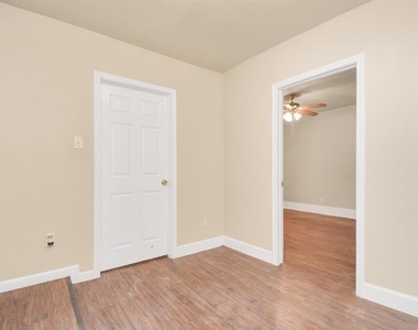 4803 Beechaven Street - Photo Thumbnail 20