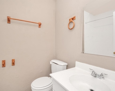 4803 Beechaven Street - Photo Thumbnail 10