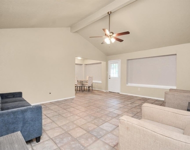 4803 Beechaven Street - Photo Thumbnail 3