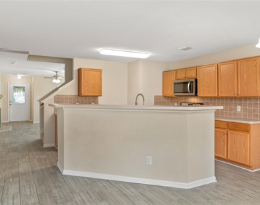 311 Remington Creek Drive - Photo Thumbnail 13