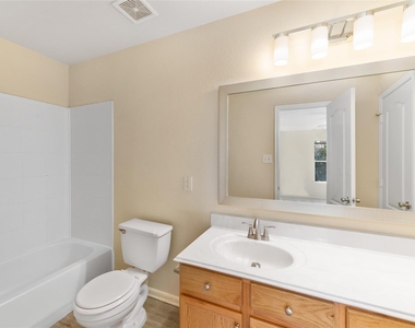 311 Remington Creek Drive - Photo Thumbnail 5