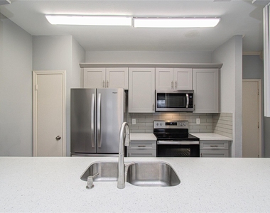 3088 Holly Hall Street - Photo Thumbnail 9