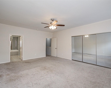 3088 Holly Hall Street - Photo Thumbnail 11